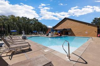Spacious Rustic Elm Lodge - Branson - 5
