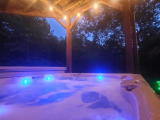 Smoky Mountain Cabin - HOT TUB - Fire Pit - Murphy - 8