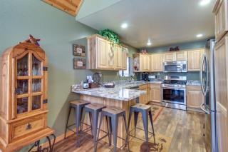 9 Mi to Rainbow Lake Woodsy Pinetop Cabin with Deck - Indian Pine - 8
