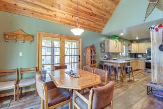 9 Mi to Rainbow Lake Woodsy Pinetop Cabin with Deck - Indian Pine - 3