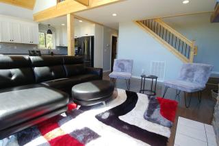 Peace of Heaven, Modern Chic Cabin, Majestic Mountain Views, Hot Tub, Fire Pit, Outdoor Games, Close to Town - 7