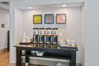 Hampton Inn Atlanta-Woodstock - Woodstock - 1