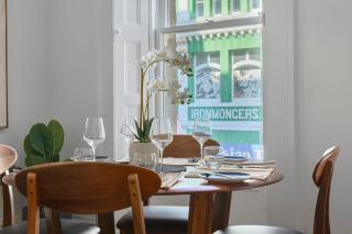 Vintage Suite at Saddlers - Embrace a Cafe Lifestyle - Hobart - 4