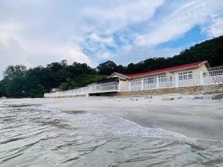 Private Beach-front Haven by StayCo - Seaview Pool, KTV & Speaker System, Beach Air Loft, Private Beach Access and Beyond! - Tanjung Bungah - 0