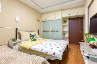 West Lake Hefang Street Metro Exit B&B - Hangzhou - 1
