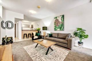 WILD LUXE Exec Apt - FREE Parking & 100MPS+Wifi - Brisbane - 4