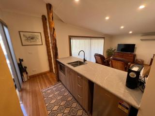 Amaroo with a view set on a 50 Acre Hobby Farm - Collinsvale - 2