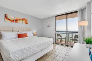 Beachfront Romantic Studio Escape w Perfect View 1212 - Myrtle Beach - 7