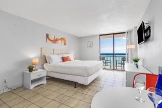 Beachfront Romantic Studio Escape w Perfect View 1212 - Myrtle Beach - 8