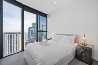 Melbourne 3BR Apartment - 1