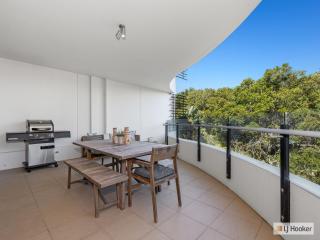 Cotton Beach 97 Luxurious Mid Floor Apartment - Casuarina - 9