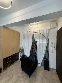 Elegant Escapes 4 - 8