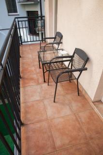 Spacious 2 bedroom apartment with nice terrace - Prague - 2