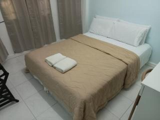 Larot's Vacation House - Rooms Only - 5