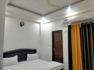 Krishna Cottage, Vrindavan - Vrindāvan - 3