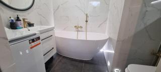 Angielska Grobla 5 - 2