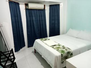 Larot's Vacation House - Rooms Only - 8