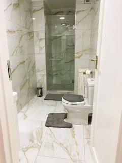 Westpoint Exclusive Apartments with Power Back Up - Johannesburg - 8