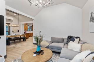 909 Park Ave home - 5