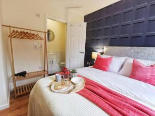 Fivehill 4 Bedrooms Apartments 6 beds 4 Showers Free Parking - 0