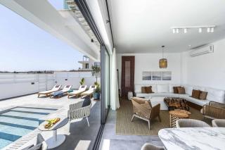 Chris Le Mare Gold Luxury Villa - 4