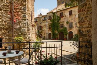INN Piazza in Montemerano, the heart of Tuscany - Montemerano - 0
