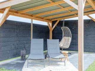 Holiday home near dunes with wellness garden - 4