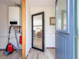 Cozy holiday home in Den Burg with hot tub - 5