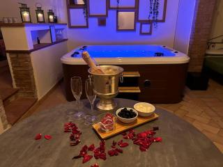Relax nella jacuzzi in Toscana - Colle di Val d'Elsa - 0