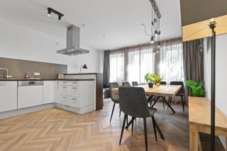 Flatista Homes - Central Station - 4 BR - Munich - 9