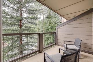 Ski-In Breckenridge Condo with Fireplace and Balcony! - 9