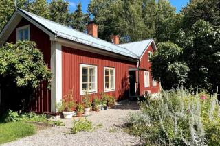 Spacious house near water and nature - Odensbacken - 9
