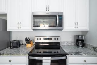 Vista Cay Lakeview Chic Next to Pool Near all theme Parks walk to the convention center - 2