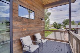 Chic Utah Getaway with Fireplace, Sauna and 2 Decks! - Richfield - 5
