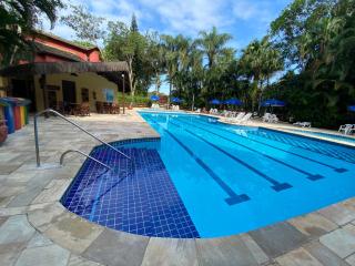 Flat 233 Riviera de São Lourenço, Bertioga Amarílis 3 piscinas climatizadas, SKY 170 canais carregador veiculo elétrico, Apartamento Duplex inteiro, cozinha equipada completa, serviço de praia final semana, limpeza e trocas diária de toalhas, - Riviera de São Lourenço - 0