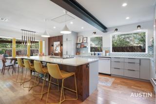 EV Ready Chic WFH Oasis Covered Patio and Pets Ok - Austin - 0