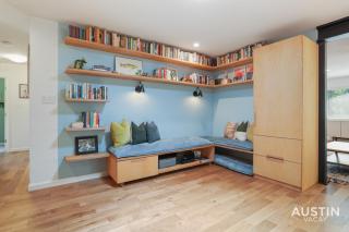 EV Ready Chic WFH Oasis Covered Patio and Pets Ok - Austin - 1