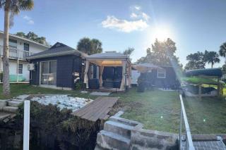Weeki Wachee Retreat/Canal home/hot tub/boatmotor - 2