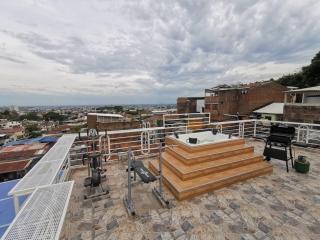 Vista espectacular en Apartamento turistico, excelente ubicación - Cali - 8