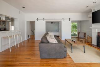 La Jolla Beach House! Steps to the water! - 7