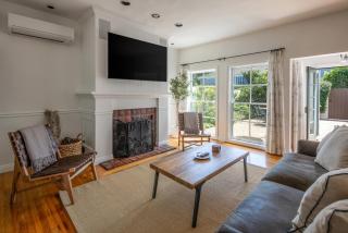 La Jolla Beach House! Steps to the water! - 5