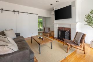 La Jolla Beach House! Steps to the water! - 9