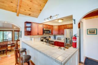 Hike, Boat & Ski: South Lake Tahoe Home - 3