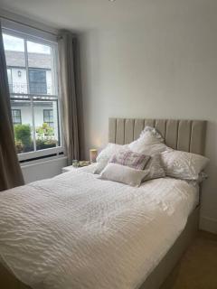 Spacious 1-bedroom apartment in Belsize Village - 7