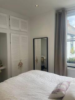 Spacious 1-bedroom apartment in Belsize Village - 3
