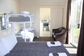 Pohara Beach TOP 10 Holiday Park - 2