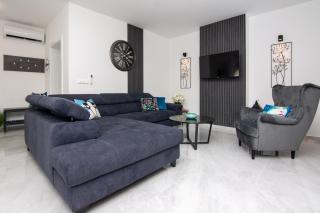 Family friendly apartments with a swimming pool Vir - 21760 - Vir - 2