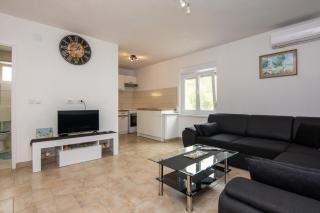 Apartments with parking spaces Vir - Lozice, Vir - 21777 - Vir - 5