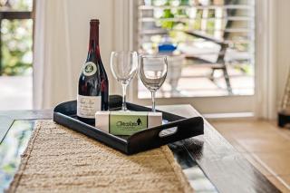 ELEVATA VILLA Luxe Spa Jacuzzi - Wood Fire - Claw Bath - Pet Friendly - 2