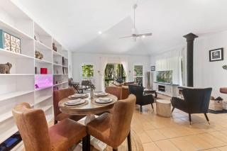 Elevata Villa Montville - Magnesium Spa & Fireplace set in a Lush Tropical Garden - 1